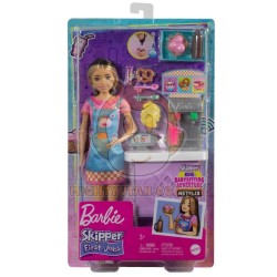 Barbie Skipper Doll and Snack Bar Playset with Color-Change Feature and Accessories